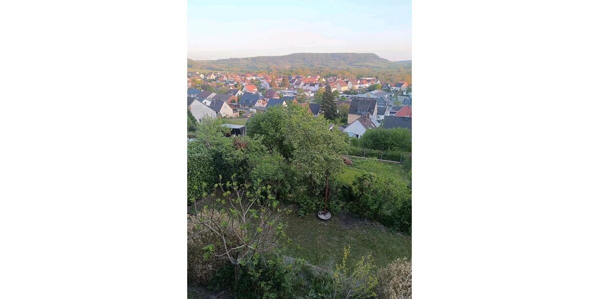 Einfamilienhaus Stadtoldendorf - 9 Zimmer, 130 m&sup2;, 1.200&euro; | Angebot:25843296