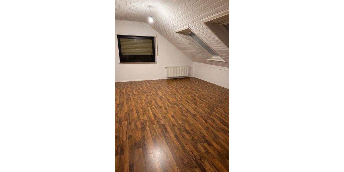 Dachgeschoßwohnung Bergheim Ahe - 3 Zimmer, 70 m&sup2;, 800&euro; | Angebot:24631076