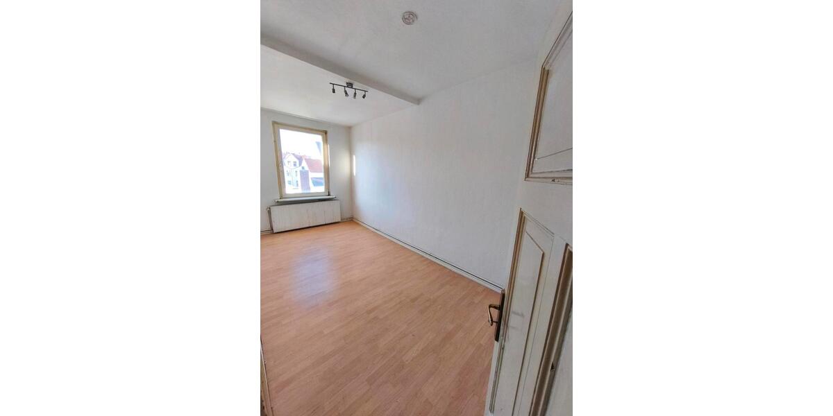 Dachgeschoßwohnung Hameln - 3.5 Zimmer, 78 m&sup2;, 450&euro; | Angebot:26399685