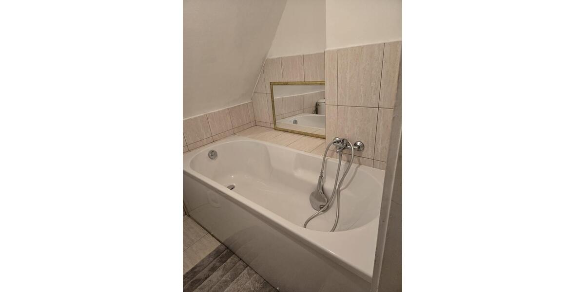 Dachgeschoßwohnung Eschwege - 2 Zimmer, 44 m&sup2;, 300&euro; | Angebot:24380361