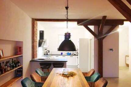 Haus zum Mieten in Obertraubling 2.000 € 223 m²