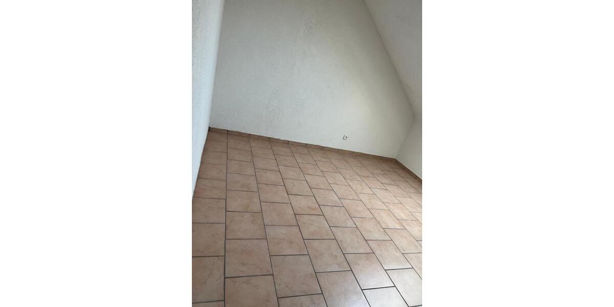 Dachgeschoßwohnung Neunkirchen - 3 Zimmer, 86 m&sup2;, 950&euro; | Angebot:24863827