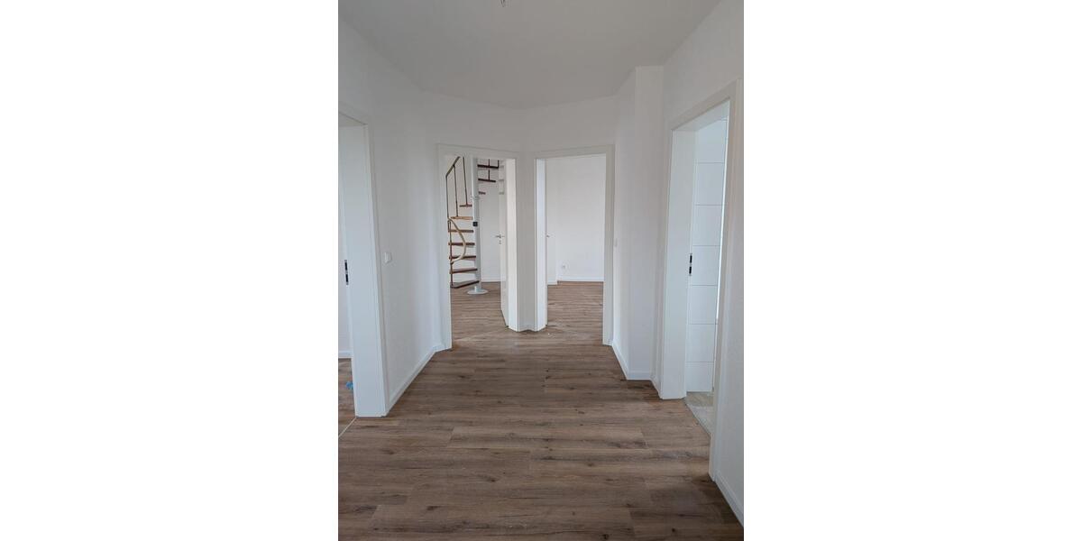 Dachgeschoßwohnung Teterow - 3 Zimmer, 72 m&sup2;, 635&euro; | Angebot:26268972