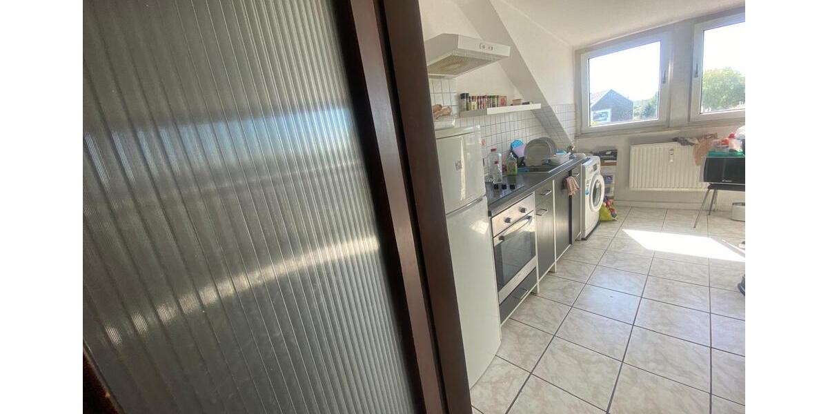 Dachgeschoßwohnung Düsseldorf Oberbilk - 2.5 Zimmer, 62 m&sup2;, 900&euro; | Angebot:26453816