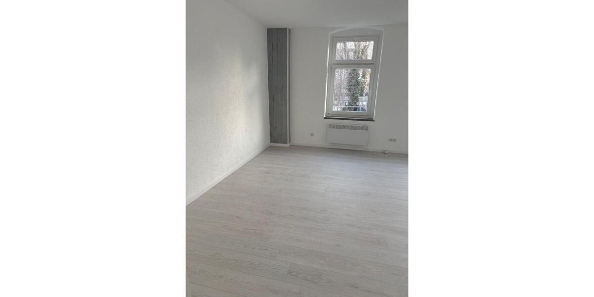 Etagenwohnung Limbach-Oberfrohna Oberfrohna - 2 Zimmer, 65 m&sup2;, 390&euro; | Angebot:26695177