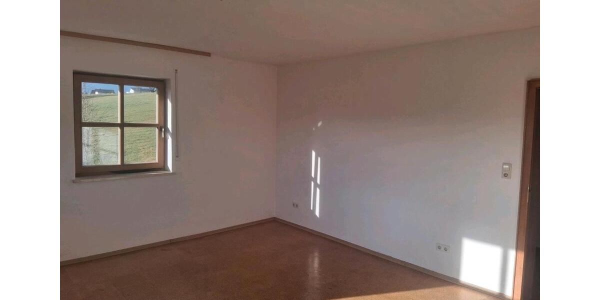 Erdgeschoßwohnung Cham - 2 Zimmer, 100 m&sup2;, 720&euro; | Angebot:25929833