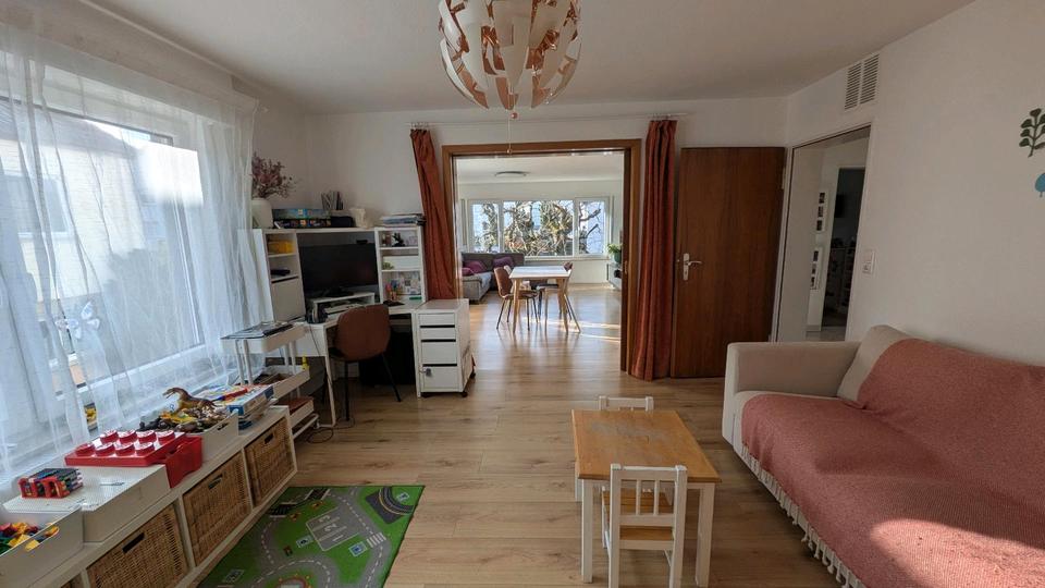 Helle 3-4 Zimmer Wohnung mit Balkon und Garten 4 zimmer