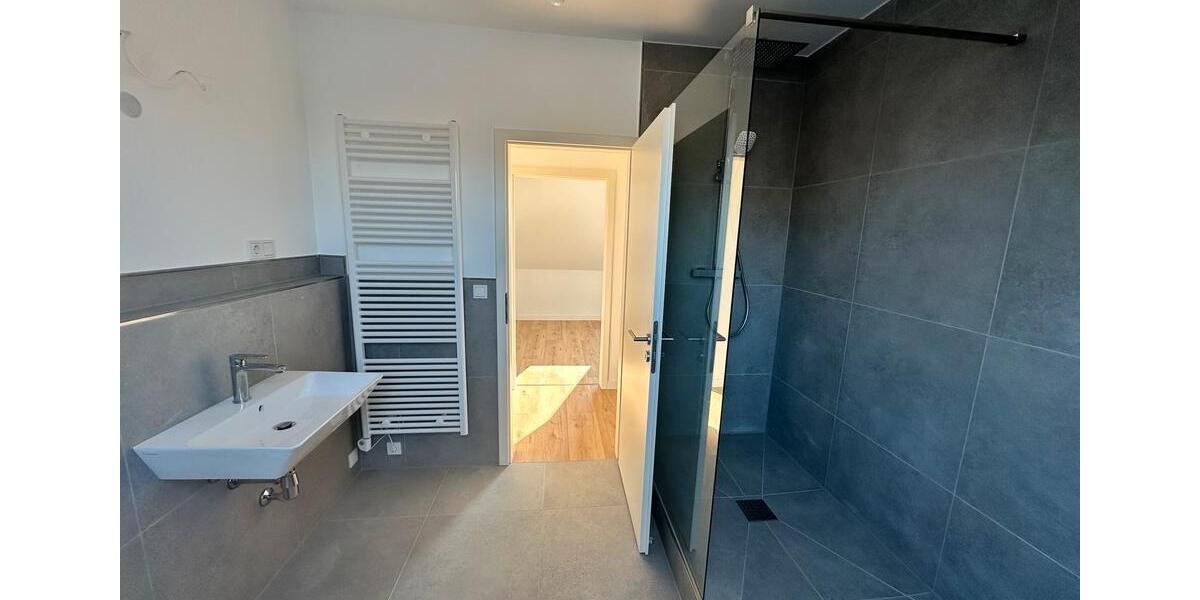 Dachgeschoßwohnung Schwanewede - 5 Zimmer, 120 m&sup2;, 1.100&euro; | Angebot:24667350