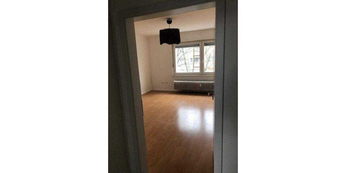 Etagenwohnung Ludwigshafen Mitte - 6 Zimmer, 130 m&sup2;, 1.075&euro; | Angebot:24825864
