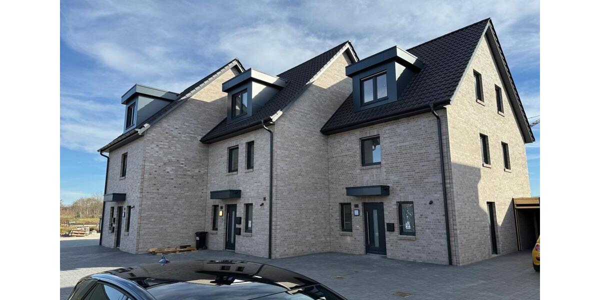 Reihenhaus Apen - 5 Zimmer, 126 m&sup2;, 1.290&euro; | Angebot:25782518