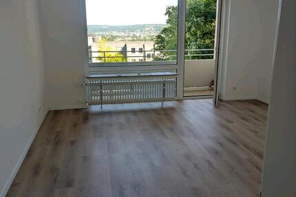 Schöne 1-Zimmer -Wohnung mit Balkon & Einbauküche