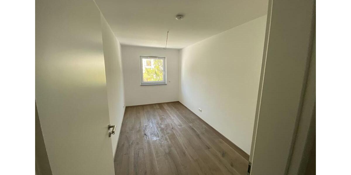 Etagenwohnung München Trudering - 3 Zimmer, 100 m&sup2;, 2.100&euro; | Angebot:26161334