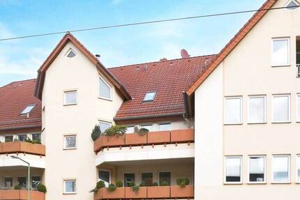 Kassel Kirchditmold … Modernisierte, großzügige 3-Zimmer-Wohnung mit Fahrstuhl und kleiner Südloggia! 3 zimmer