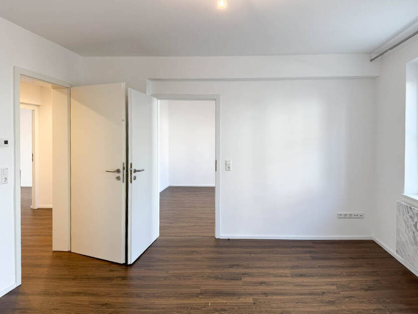BITTE ZUERST LESEN - DANN KLICKEN!! Ulm-City TOP kernsanierte 3-Zi.-Wohnung im 1. OG mit Balkon
