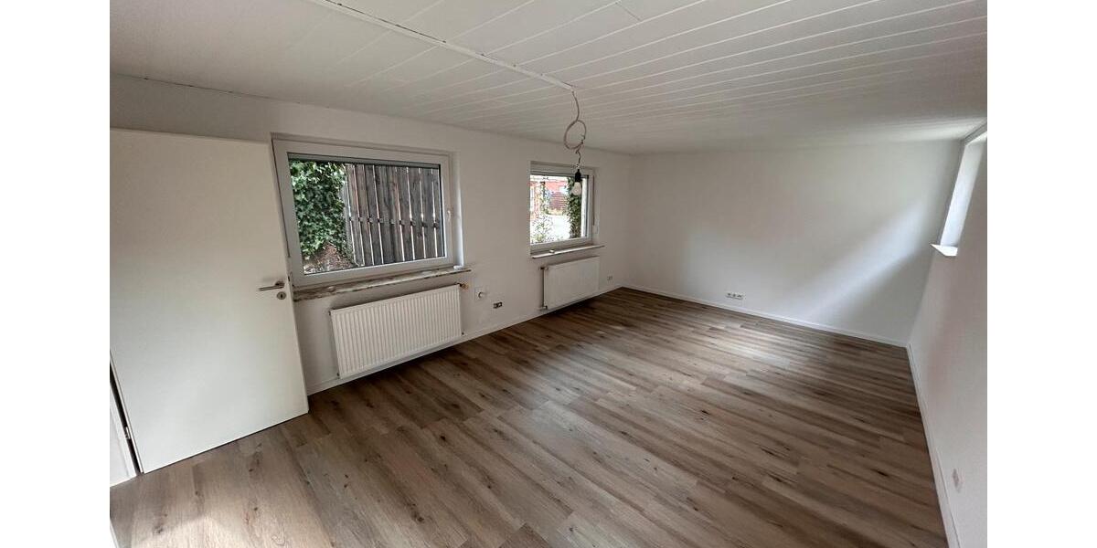 Erdgeschoßwohnung Aurich - 3 Zimmer, 75 m&sup2;, 680&euro; | Angebot:25883985