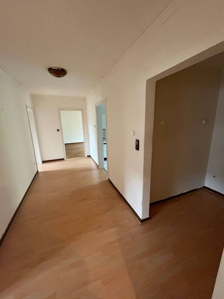 BESICHTIGUNG: DI., 02.09., 17.00 - 17.30 Uhr! Großzügige 3-Zimmer-Wohnung in Schnelsen, 95 m²! Befristete Vermietung für ein Jahr, auch an WG