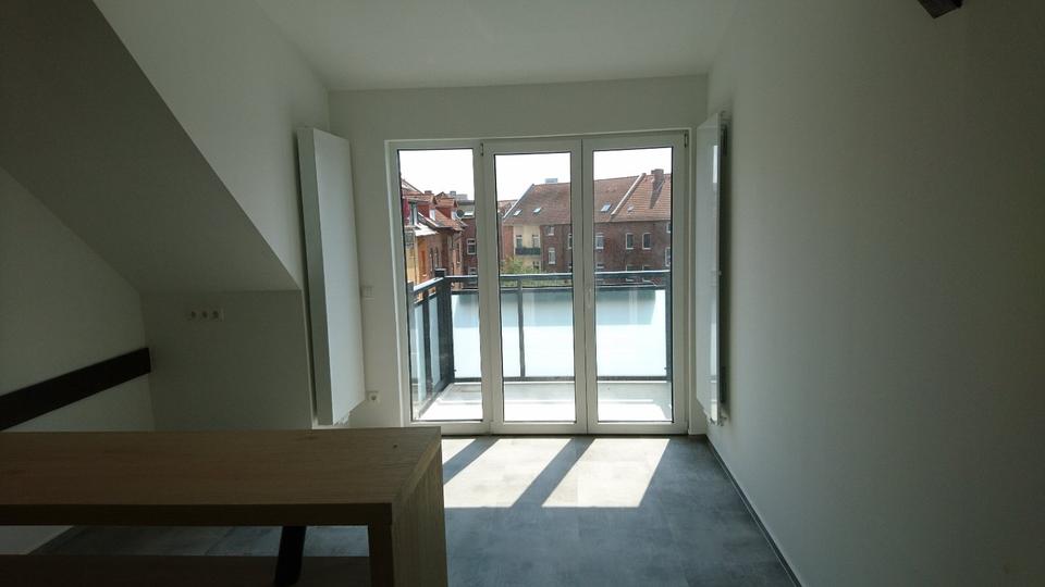 Dachgeschoßwohnung Erfurt Johannesplatz - 4 Zimmer, 130 m&sup2;, 1.300&euro; | Angebot:26619946