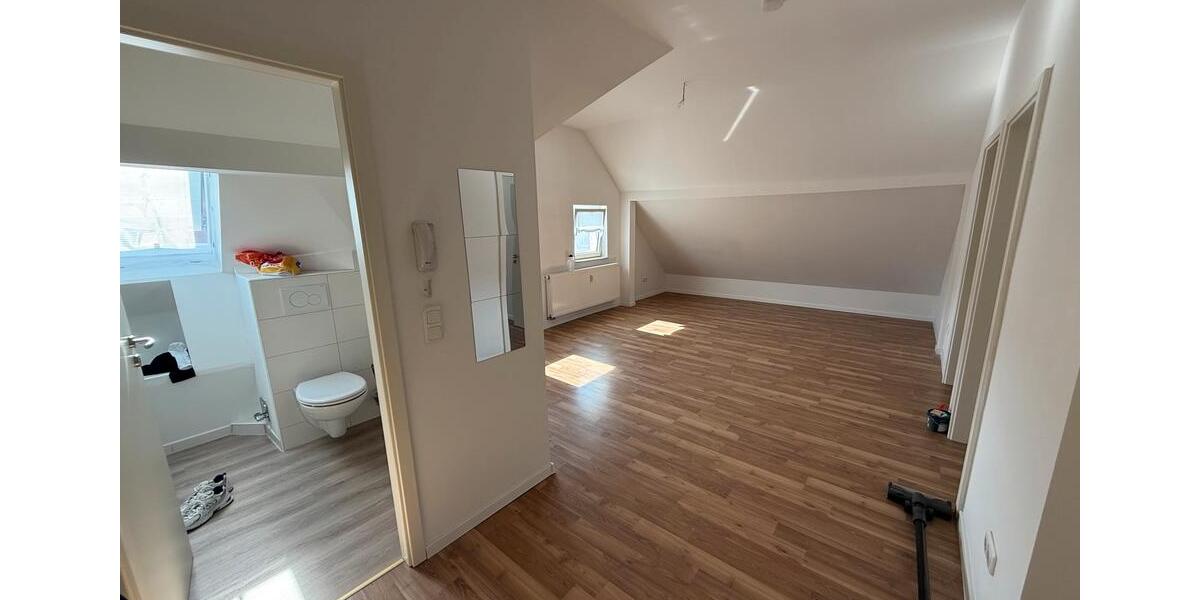 Dachgeschoßwohnung Weißenburg in Bayern - 3 Zimmer, 55 m&sup2;, 500&euro; | Angebot:26167504