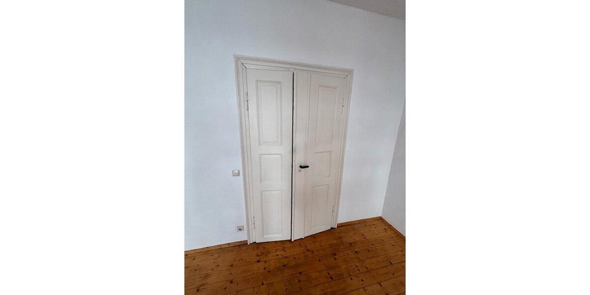 Etagenwohnung Freiberg - 1 Zimmer, 45 m&sup2;, 300&euro; | Angebot:26534412