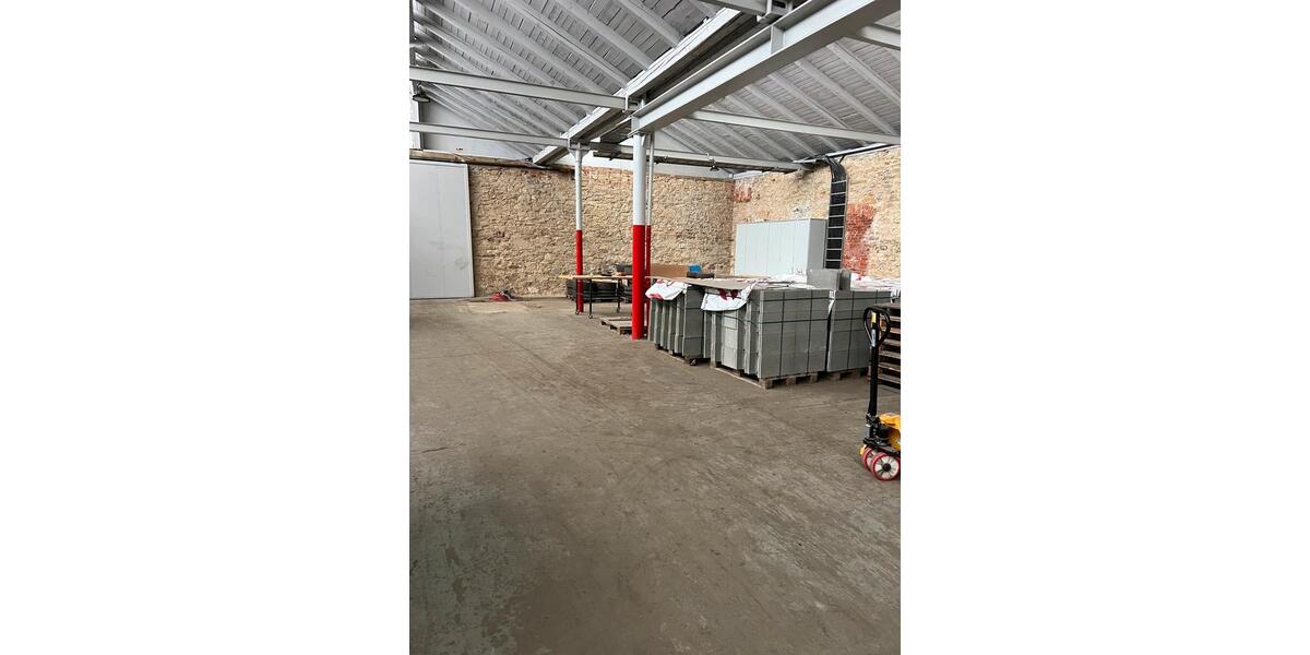 Halle zu vermieten BüroLagerWerkstattStellplatz zimmer