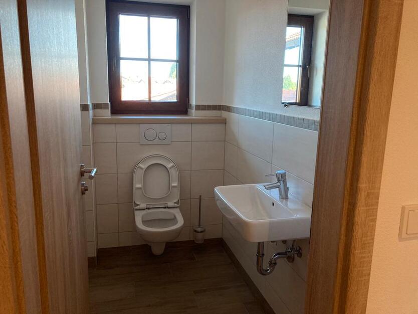 Hochwertige 100 m2 OG-Wohnung in Dietramszell *gewerbegeeignet*