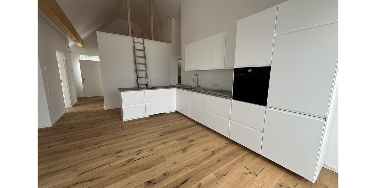 Erstbezug! Exklusives Wohnen im DG: 3-Zimmer, 5m Deckenhöhe, KfW 40, Klimaanlage, EBK & Südbalkon 3 zimmer