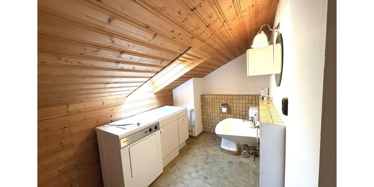 Dachgeschoßwohnung Schongau - 4 Zimmer, 108 m&sup2;, 1.200&euro; | Angebot:26454282