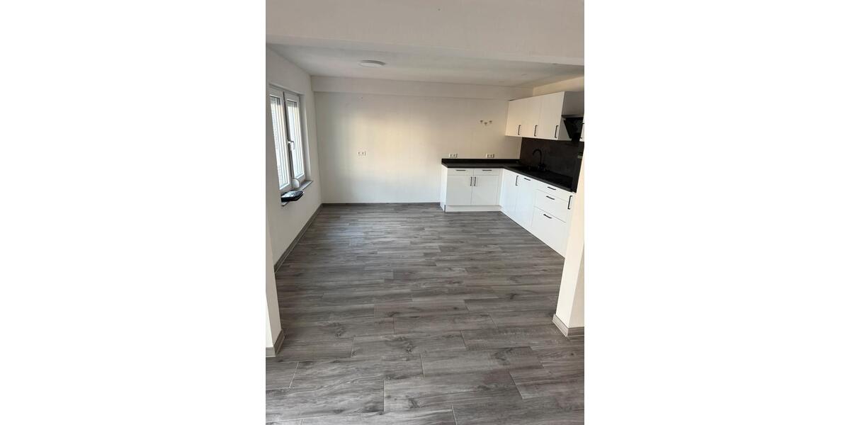 Erdgeschoßwohnung Villingen-Schwenningen Schwenningen - 4 Zimmer, 128 m&sup2;, 1.500&euro; | Angebot:26023737