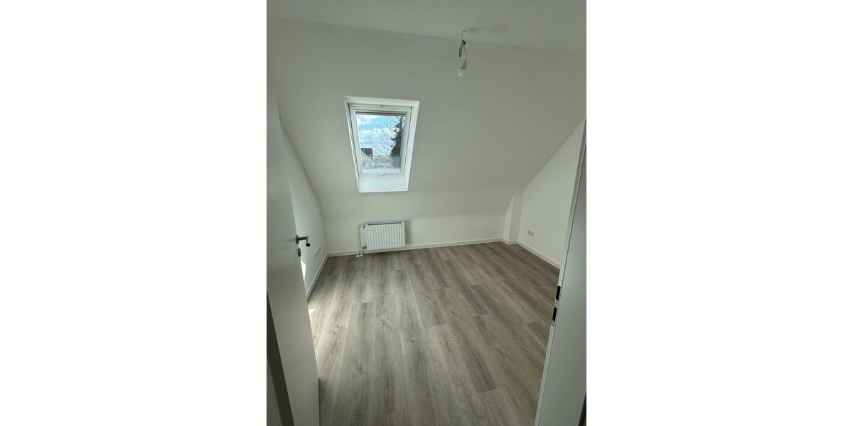 Etagenwohnung Sehnde - 5 Zimmer, 103 m&sup2;, 1.745&euro; | Angebot:26301075