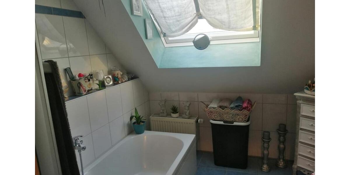 Dachgeschoßwohnung Burgheim - 3 Zimmer, 86 m&sup2;, 680&euro; | Angebot:25920541