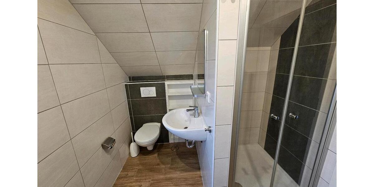 Dachgeschoßwohnung Apen - 3 Zimmer, 70 m&sup2;, 850&euro; | Angebot:25404096