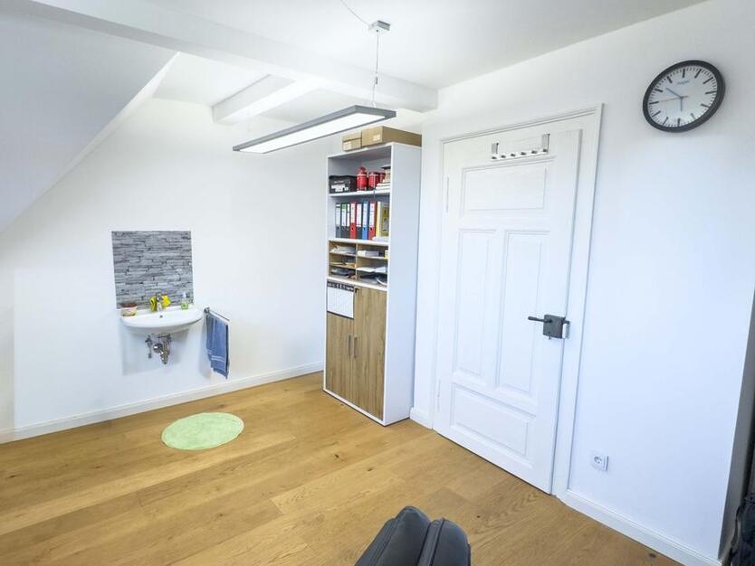 Großzügige 4,5-Zimmer-Dachgeschoßwohnung in idealer Stadtlage von Coburg
