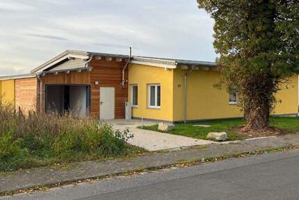 Erstbezug nach Komplettsanierung - großer Garten und Fernblick barrierefreier Bungalow 4 zimmer