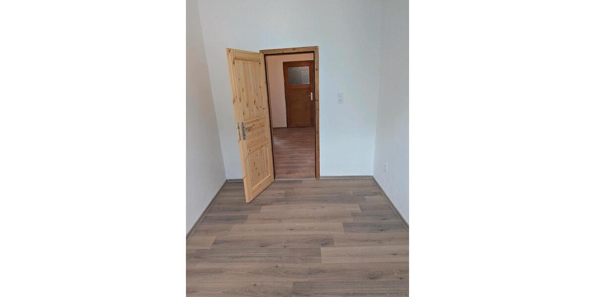 Etagenwohnung Schwelm - 4 Zimmer, 110 m&sup2;, 1.200&euro; | Angebot:25943765