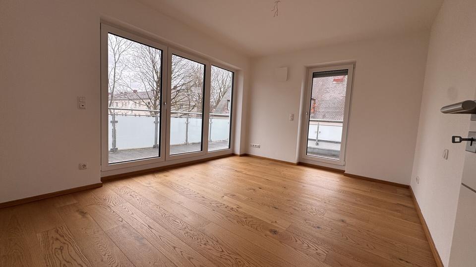 Einfamilienhaus München Am Riesenfeld - 3 Zimmer, 120 m&sup2;, 2.500&euro; | Angebot:25639804