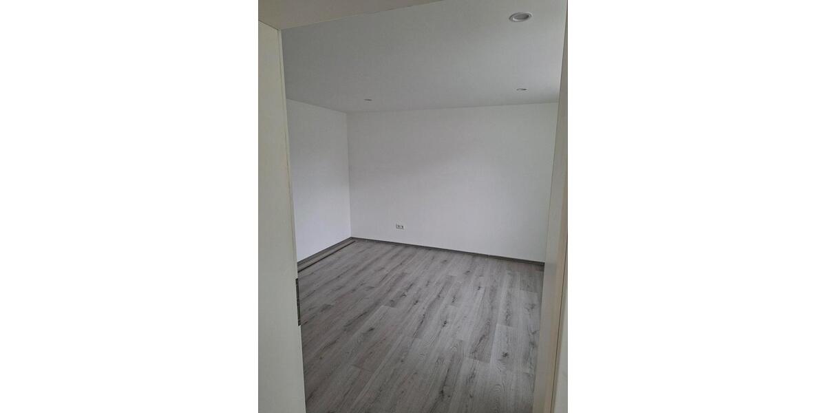 Erdgeschoßwohnung Würzburg Heuchelhof - 3 Zimmer, 94 m&sup2;, 700&euro; | Angebot:26481240