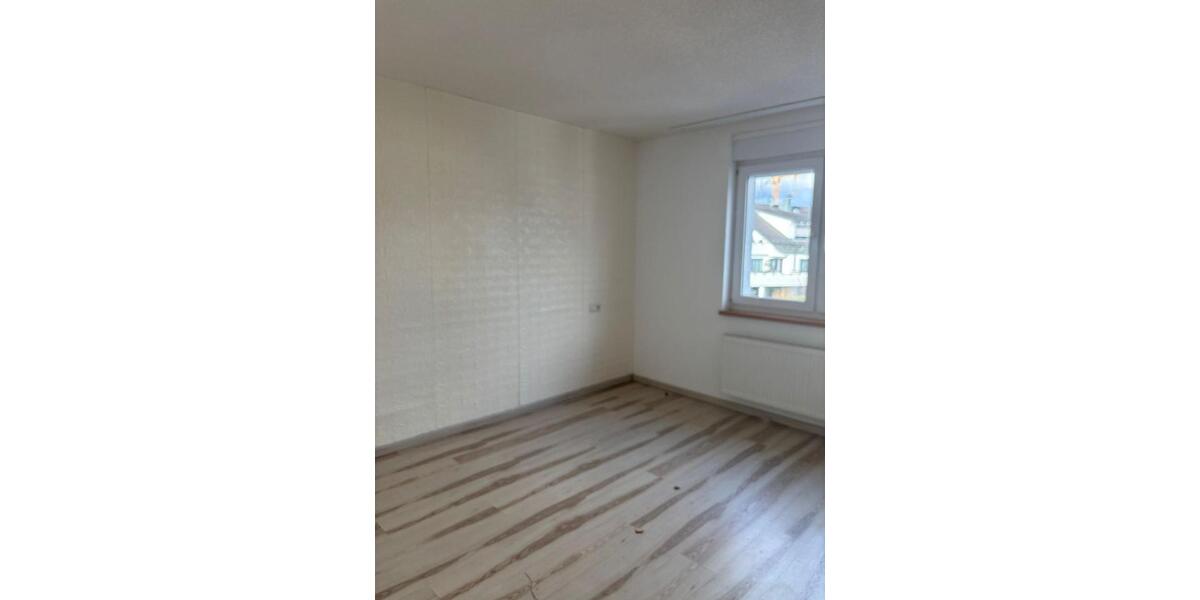 Etagenwohnung Backnang - 3 Zimmer, 75 m&sup2;, 1.100&euro; | Angebot:25200016