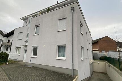 Bergisch Gladbach-Refrath: Möblierte, neuwertige Wohnung mit Aufzug und TG-Stellplatz! 3 zimmer