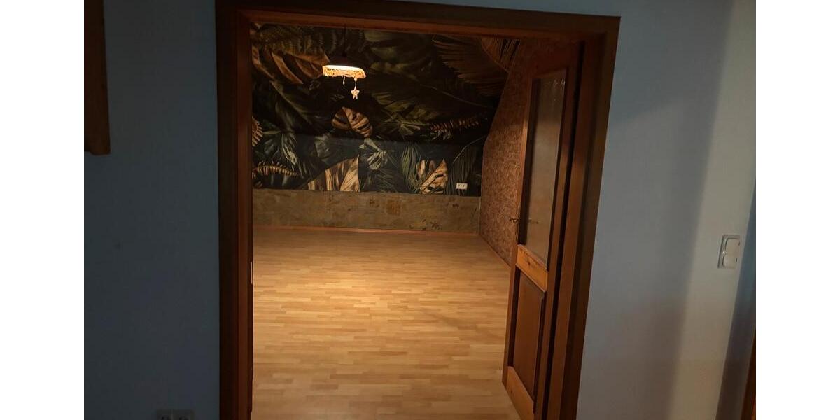 Hochparterre Waldböckelheim - 5 Zimmer, 141 m&sup2;, 1.250&euro; | Angebot:24865602