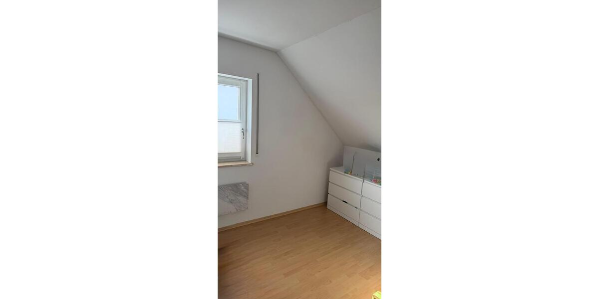 Dachgeschoßwohnung Schwandorf - 3 Zimmer, 78 m&sup2;, 730&euro; | Angebot:25619472