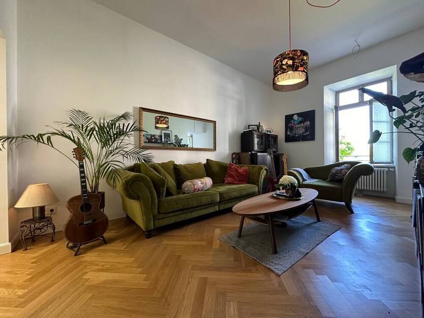 +++ DreiZimmerwohnung mit zwei Stellplätzen im Denkmalobjekt +++