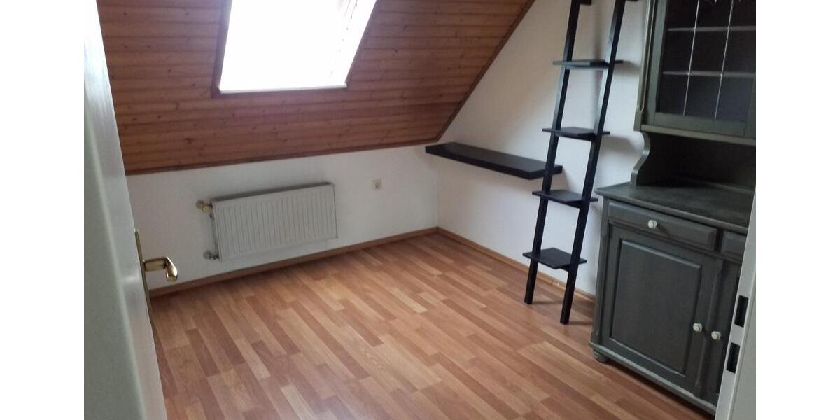 Dachgeschoßwohnung Bächingen an der Brenz - 4 Zimmer, 85 m&sup2;, 670&euro; | Angebot:24829058