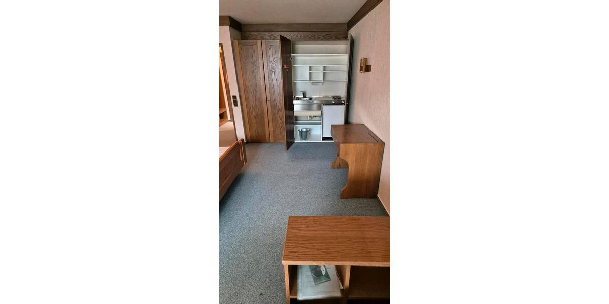 Wohnen auf Zeit Pfullingen - 1 Zimmer, 25 m&sup2;, 15&euro; | Angebot:24581277