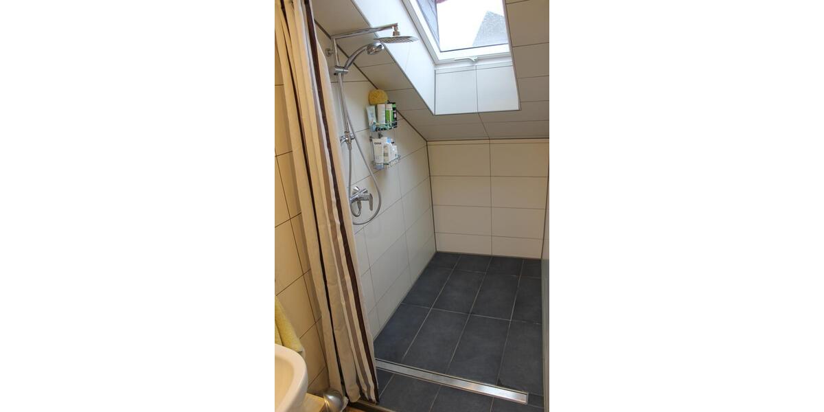 Dachgeschoßwohnung Kassel Südstadt - 3 Zimmer, 74 m&sup2;, 960&euro; | Angebot:26694093