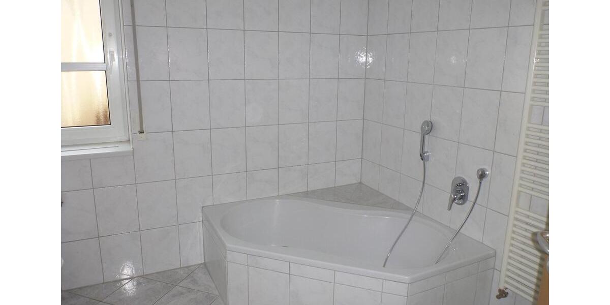 Etagenwohnung Üchtelhausen - 4 Zimmer, 130 m&sup2;, 860&euro; | Angebot:25944310