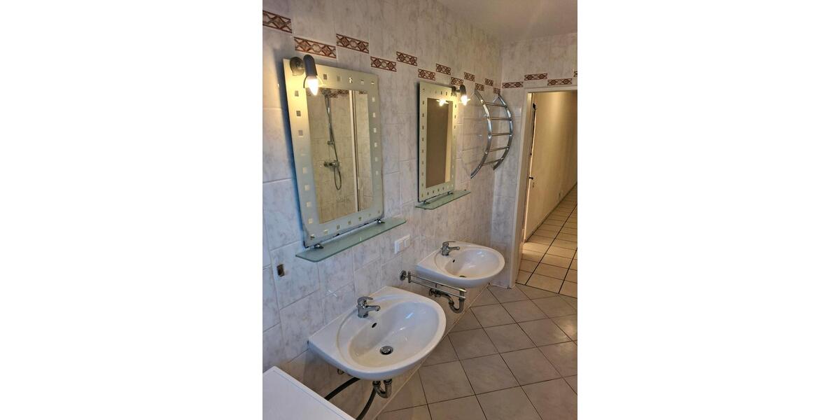 Erdgeschoßwohnung Marburg Cappel - 4 Zimmer, 110 m&sup2;, 1.300&euro; | Angebot:26698340