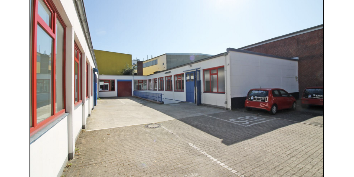 Halle in hamburg 2.150 € 250 m² zimmer