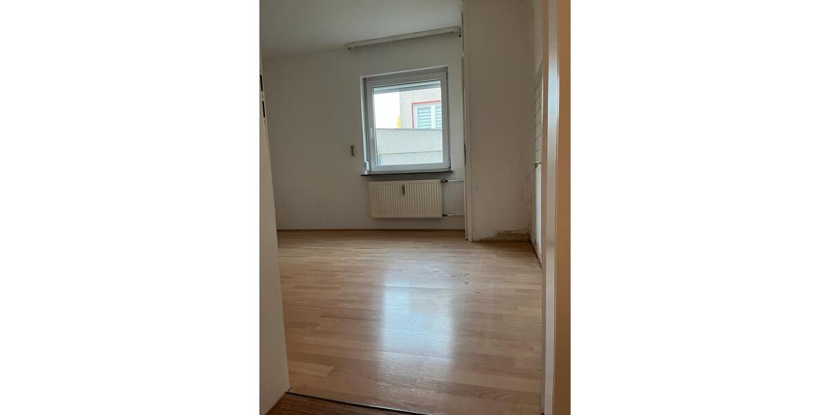 Hochparterre Borken (Hessen) - 3 Zimmer, 107 m&sup2;, 1.100&euro; | Angebot:26551694