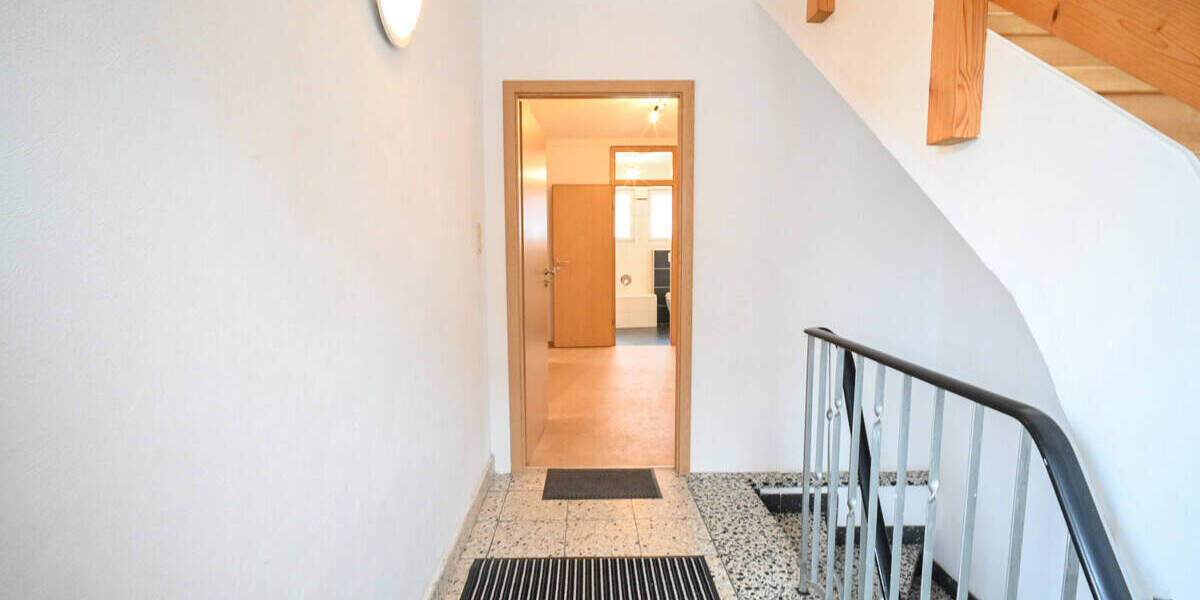 Etagenwohnung Schaafheim Mosbach - 4 Zimmer, 111 m&sup2;, 900&euro; | Angebot:26128578