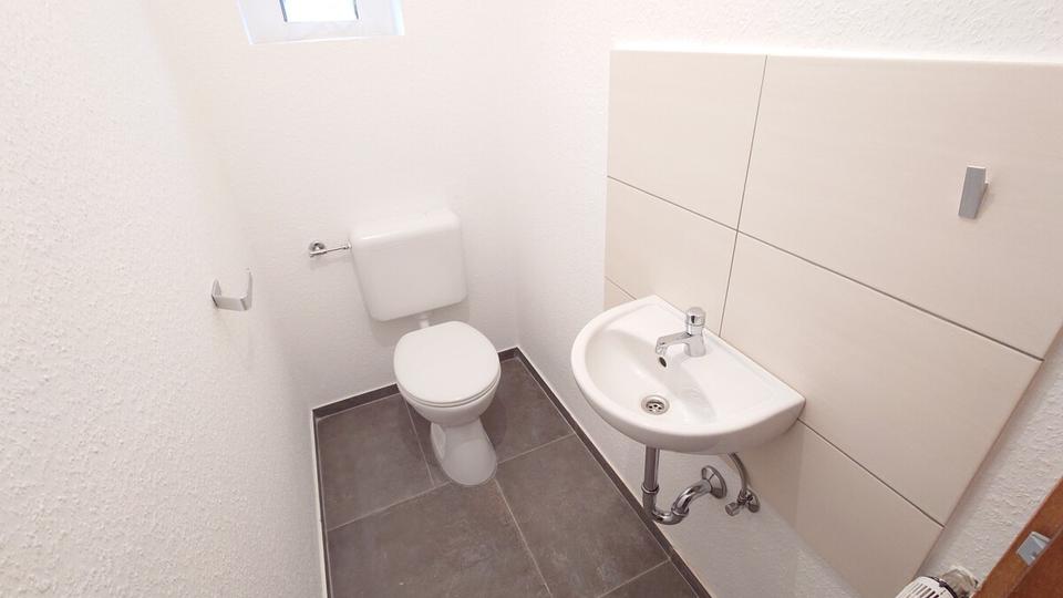 Dachgeschoßwohnung Pirmasens Niedersimten - 3 Zimmer, 82 m&sup2;, 400&euro; | Angebot:23391101